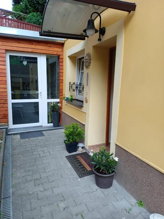 Vstup do ubytování msprivat v Karlových Varech